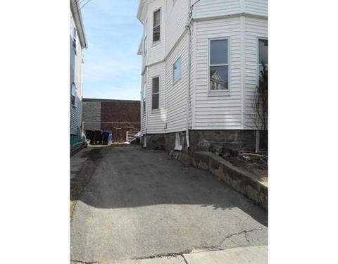 20 Fairlawn St, Everett, MA 02149 photo 4
