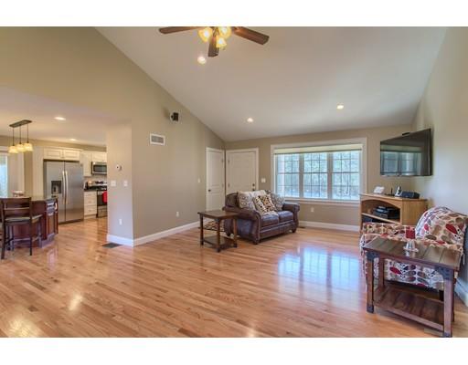 89 Pine St, Douglas, MA 01516 photo 12