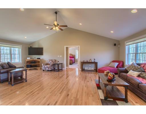 89 Pine St, Douglas, MA 01516 photo 3