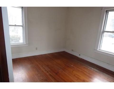 257 Oak St, Springfield, MA 01151 photo 9