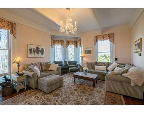 49 Cloutmans Ln, Marblehead, MA 01945 photo 5