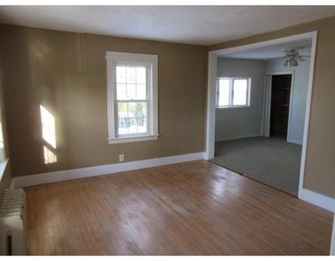 11 Burton St, Worcester, MA 01607 photo 2