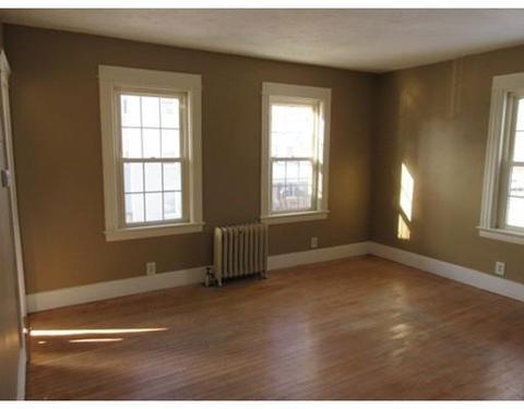 11 Burton St, Worcester, MA 01607 photo 3