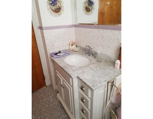 16 Clarence St, Everett, MA 02149 photo 4