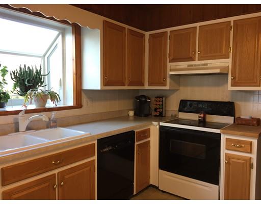 40 Peekskill Ave, Springfield, MA 01129 photo 3