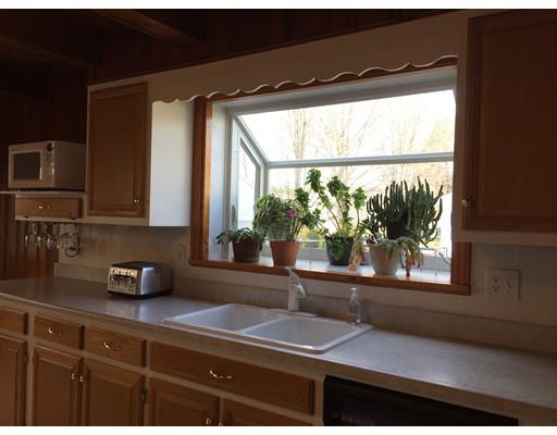40 Peekskill Ave, Springfield, MA 01129 photo 2