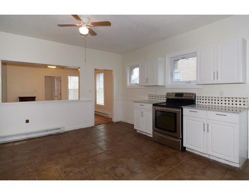 17 Catharine St, Worcester, MA 01605 photo 4
