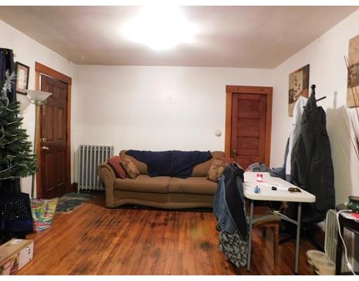 131 Bristol St, Springfield, MA 01109 photo 4