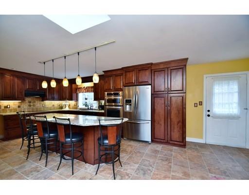 74 High St, Upton, MA 01568 photo 2