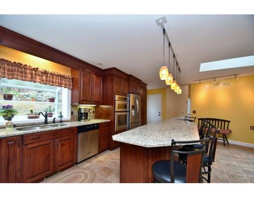 74 High St, Upton, MA 01568 photo 3