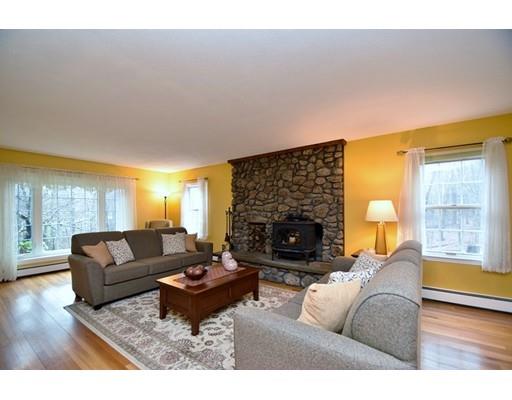 74 High St, Upton, MA 01568 photo 7