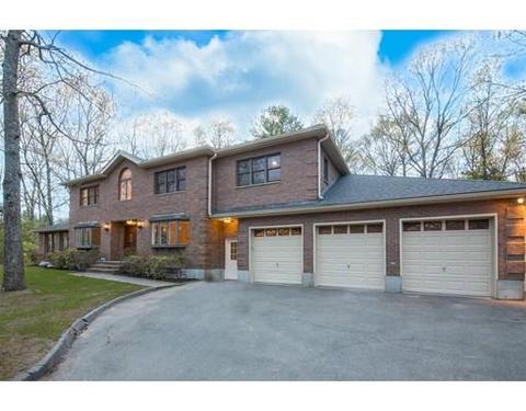 30 Strawberry Ln, Canton, MA 02021 photo 2