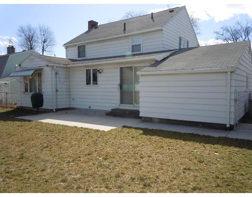 71 Oregon St, Springfield, MA 01118 photo 4