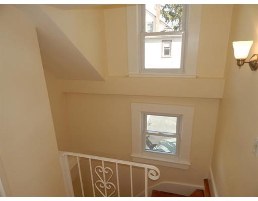19 Phillips St, Lawrence, MA 01843 photo 9
