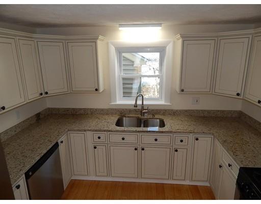 19 Phillips St, Lawrence, MA 01843 photo 3