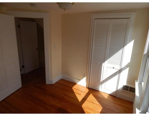 19 Phillips St, Lawrence, MA 01843 photo 11