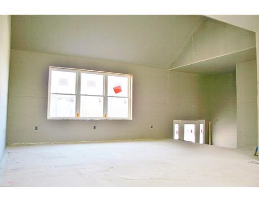 7 Juniper Ln, Dudley, MA 01571 photo 4