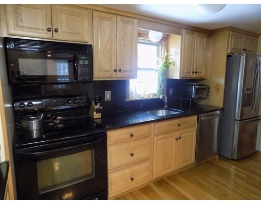27 Pine St, Hanover, MA 02339 photo 4