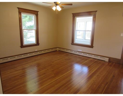 611 Britton St, Chicopee, MA 01020 photo 8