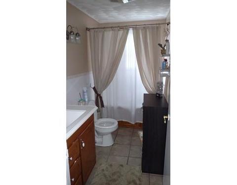 47 Wooley St, Fall River, MA 02724 photo 4