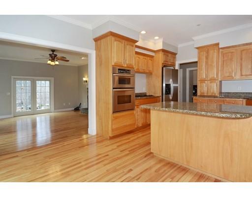 4 Brook Cir, Danvers, MA 01923 photo 8