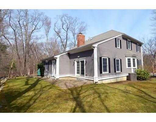 4 Brook Cir, Danvers, MA 01923 photo 4