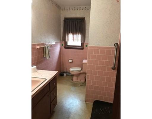 7 Colonial Dr, Lawrence, MA 01843 photo 9