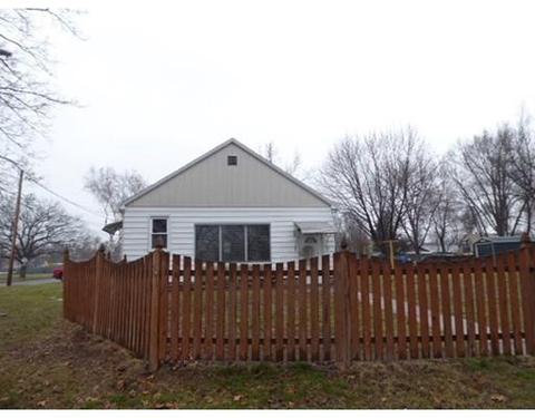 5 Arcade St, Chicopee, MA 01020 photo 3