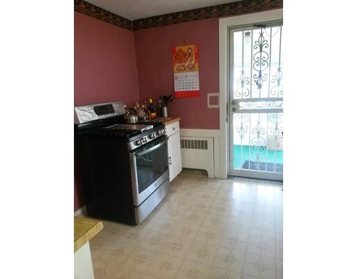 99 Gilman St, Springfield, MA 01118 photo 10