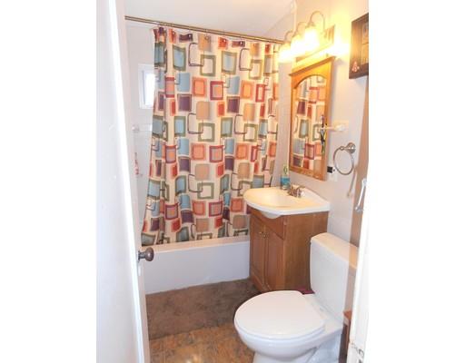 33 Arden St, Springfield, MA 01118 photo 4