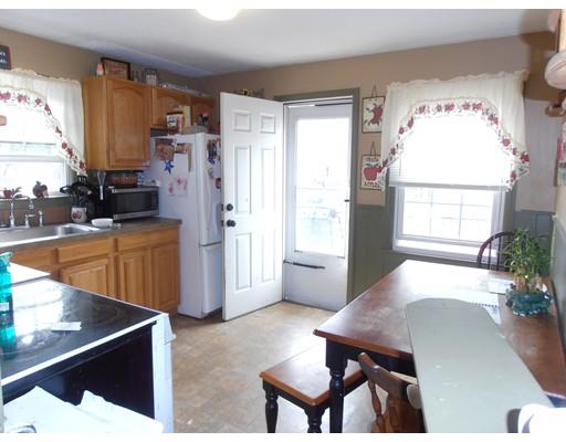 33 Arden St, Springfield, MA 01118 photo 3