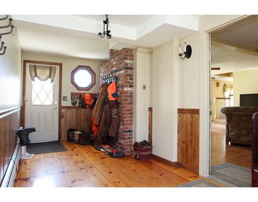35 Cold Spring Dr, Uxbridge, MA 01569 photo 2