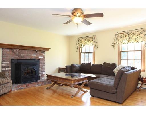 35 Cold Spring Dr, Uxbridge, MA 01569 photo 4