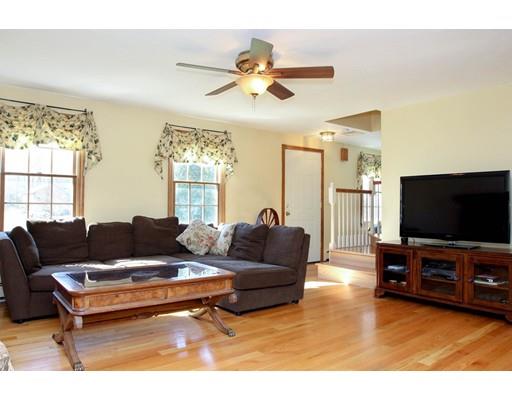 35 Cold Spring Dr, Uxbridge, MA 01569 photo 3