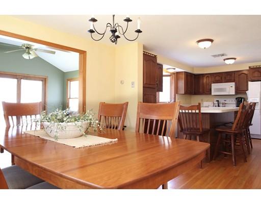 35 Cold Spring Dr, Uxbridge, MA 01569 photo 9