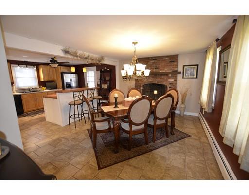 92 Tulsa St, Springfield, MA 01118 photo 9