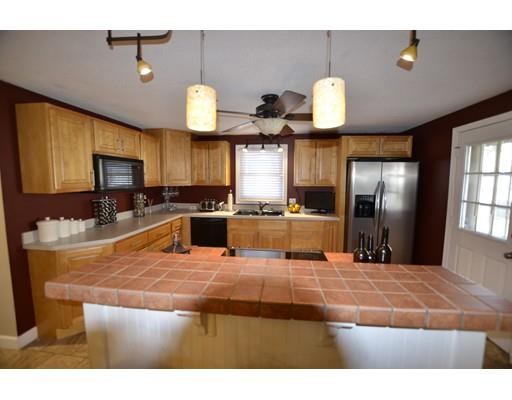 92 Tulsa St, Springfield, MA 01118 photo 8
