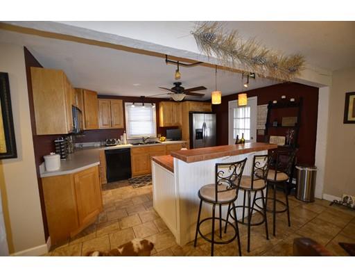 92 Tulsa St, Springfield, MA 01118 photo 2
