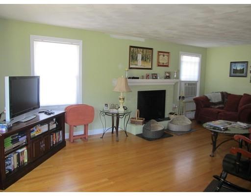 16 Devonshire Dr, Wilbraham, MA 01095 photo 8