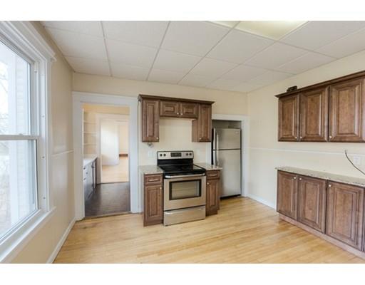 824 Pleasant St, Worcester, MA 01602 photo 11