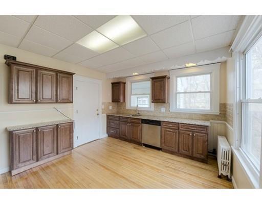 824 Pleasant St, Worcester, MA 01602 photo 9