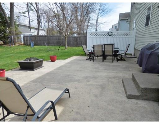 76 Pheasant Dr, Springfield, MA 01119 photo 2