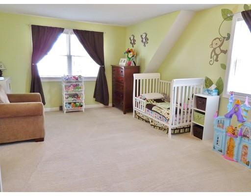 76 Pheasant Dr, Springfield, MA 01119 photo 13