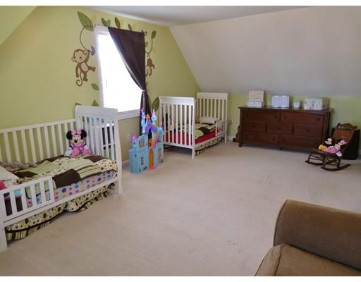 76 Pheasant Dr, Springfield, MA 01119 photo 12