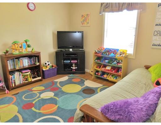 76 Pheasant Dr, Springfield, MA 01119 photo 10