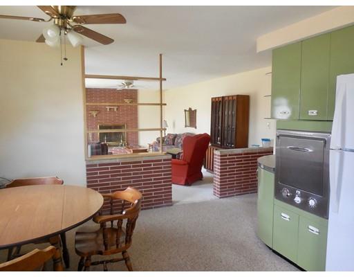 98 Donlyn Dr, Chicopee, MA 01013 photo 3