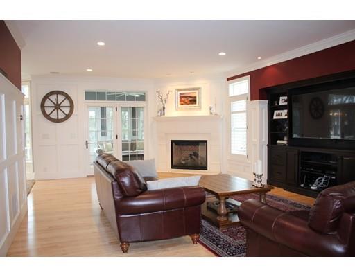 53 Dividence Rd, Reading, MA 01867 photo 2
