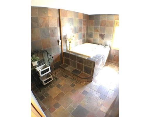 240 Hanson Dr, Springfield, MA 01128 photo 17