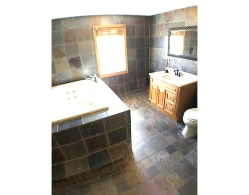 240 Hanson Dr, Springfield, MA 01128 photo 14