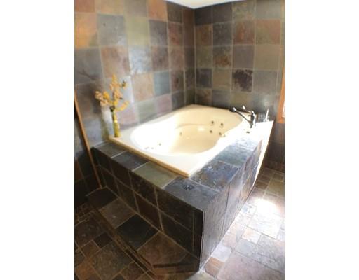 240 Hanson Dr, Springfield, MA 01128 photo 15